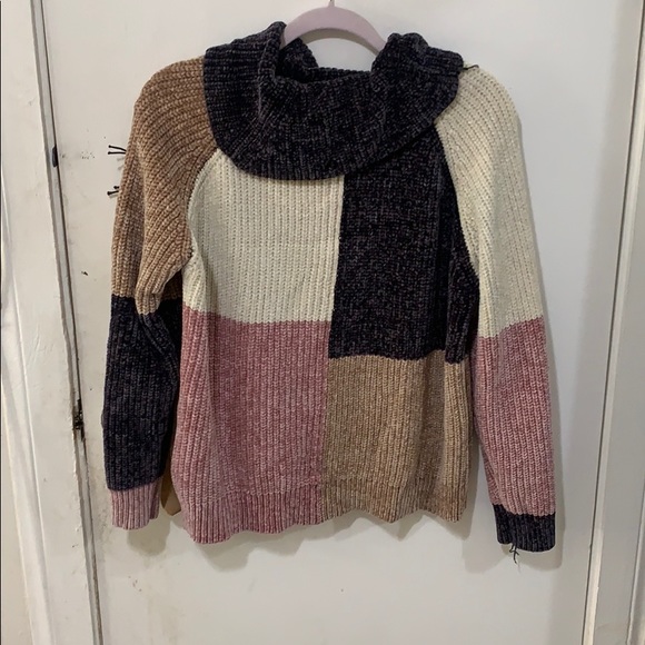 Sweater - Picture 2 of 3